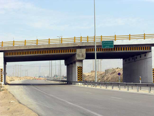 آغاز عملیات اجرایی مهم ترین پروژه شهری خرم‌آباد/این طرح تأثیر به سزایی در کاهش ترافیک دارد