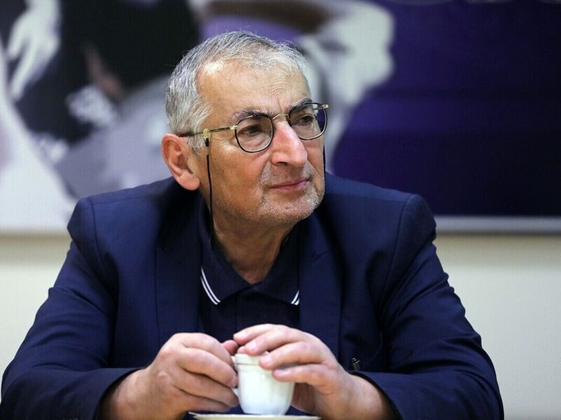 زیباکلام: مسعود پزشکیان بدشانس ترین چهره سال ۱۴۰۳ بود/ منتجب نیا: سعید جلیلی بدون پیروزی در انتخابات همه منصب ها را بدست آورده است