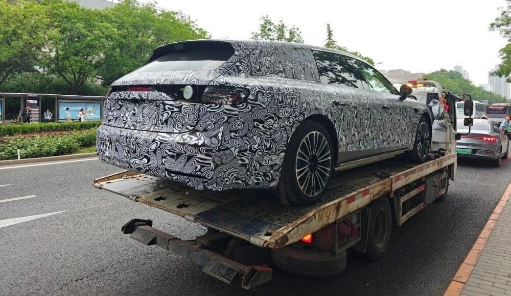 نمای جانبی خودرو هواوی استلاتو S9 واگن استتارشده