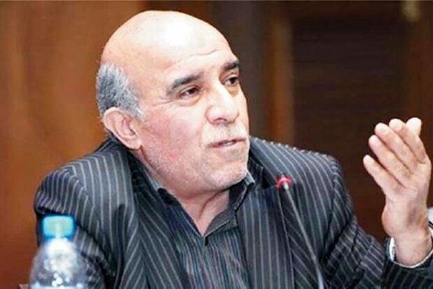 چرا فولاد را آزاد میفروشند اما خودرو را با دستور؟